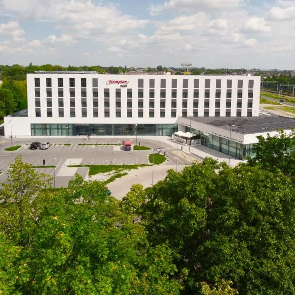 Hampton By Hilton Poznan Swarzedz，位于斯瓦任兹的酒店