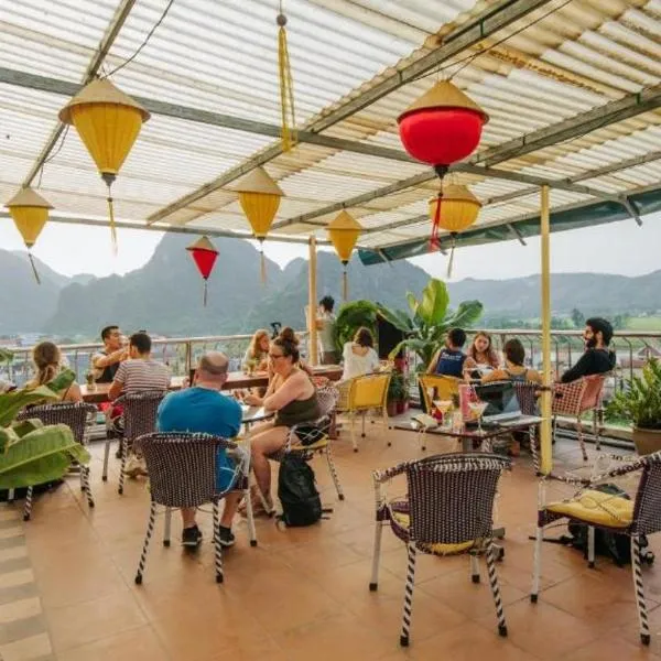 Phong Nha Jasmine Hostel & Roof Top Bar，位于Cừ Lạc的酒店