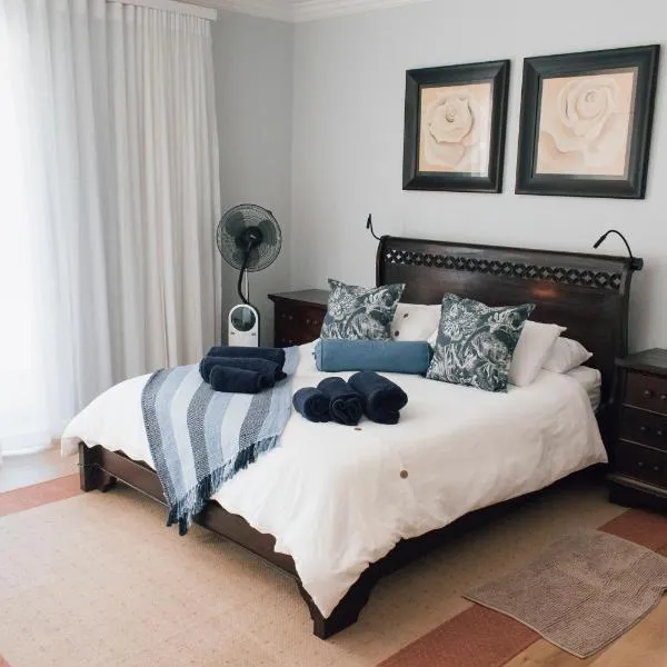 Tranquil Private Rooms Hermanus，位于赫曼努斯的酒店