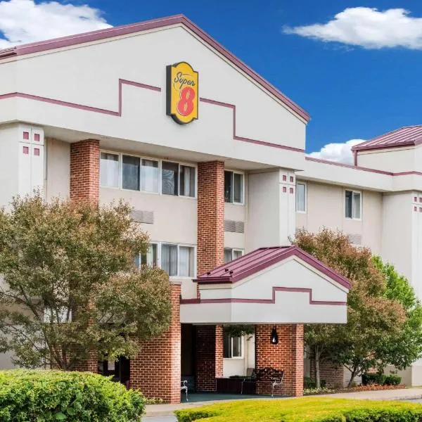 州立学院速8酒店，位于州学院的酒店