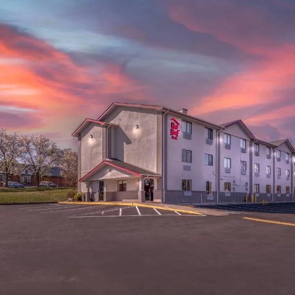 Red Roof Inn Suffolk，位于萨福克的酒店