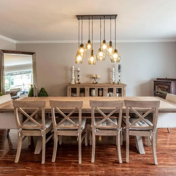 Silicon Valley Family Oasis 5-bedroom Luxury Home，位于圣何塞的酒店