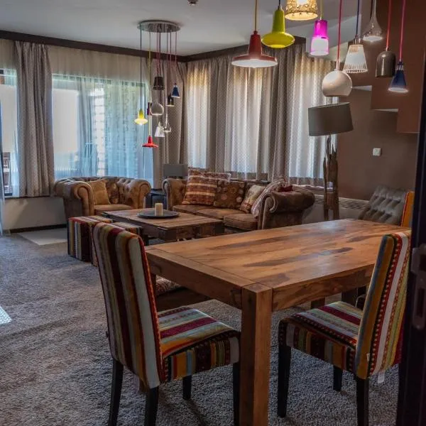 Martini villa Lake，位于拉兹洛格的酒店