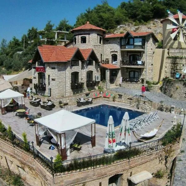 The Stone Castle Boutique Hotel，位于Ağaçlı的酒店