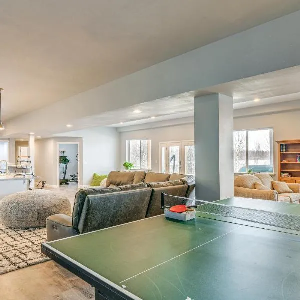 Palmer Apartment with Peaceful Pond and Kayaks!，位于帕尔默的酒店