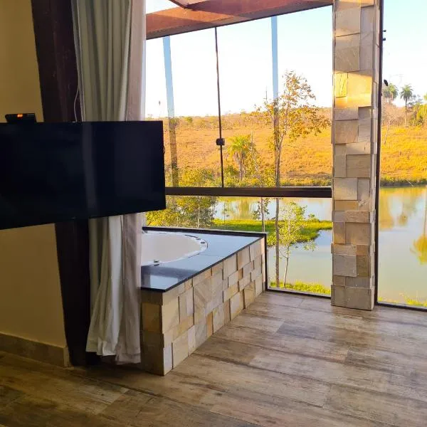 Chalé/Loft com hidromassagem defronte Lagoa na Serra do Cipó，位于雅博蒂卡图巴斯的酒店