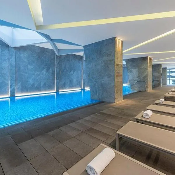 Lux Central CBD Apartment - FREE Tram Zone，位于墨尔本的酒店
