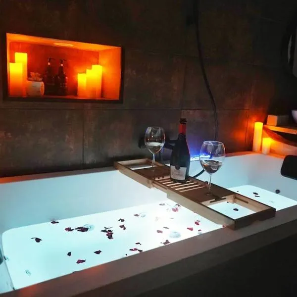 Love and spa vue montagne，位于La Penne的酒店