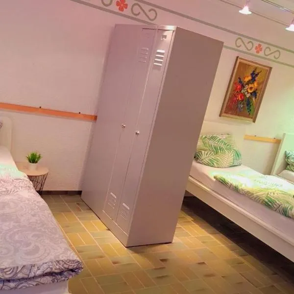 Monteurzimmer, Monteurunterkunft in 20 km von Hanau und 35 km von Frankfurt am main，位于Florstadt的酒店