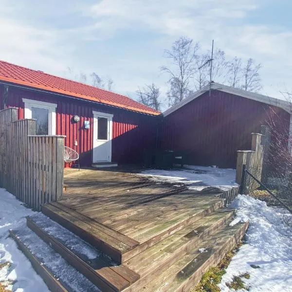 Nice Home In Tived With Lake View，位于Tived的酒店