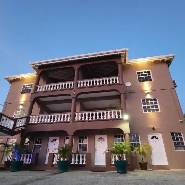 Silver View Apartments，位于Marigot的酒店