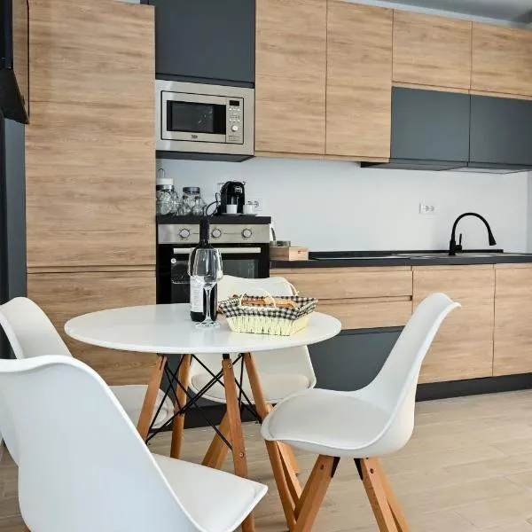 Porto Azzurro apartments，位于蒂瓦特的酒店