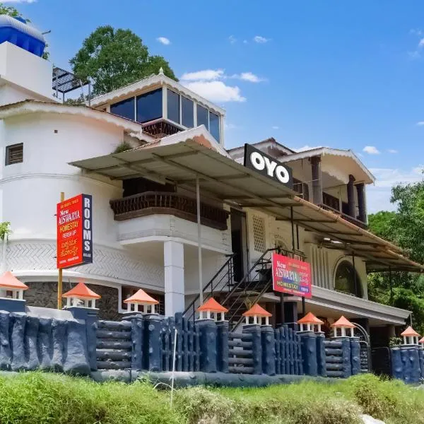 OYO Flagship Aiswarya Residency，位于Padinjarathara的酒店