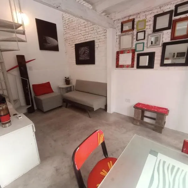 Casa del Angel Duplex Centrico con Patio，位于拉普拉塔的酒店