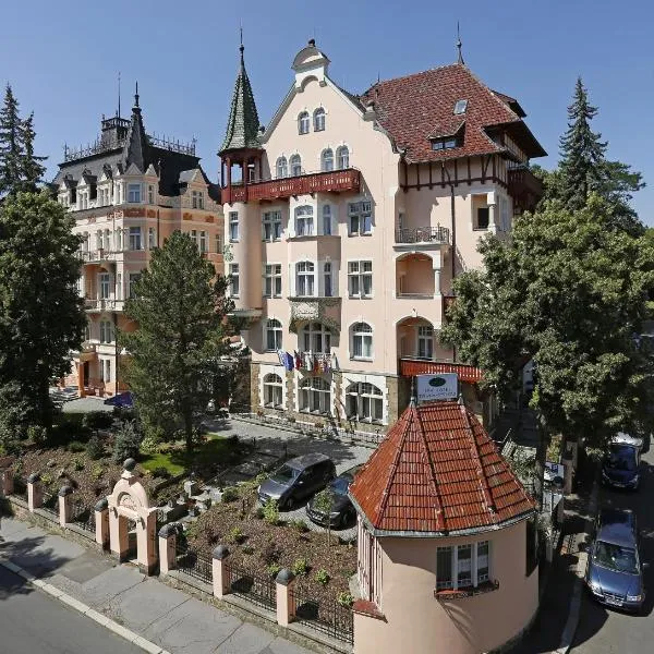 Spa Hotel Villa Smetana，位于Děpoltovice的酒店