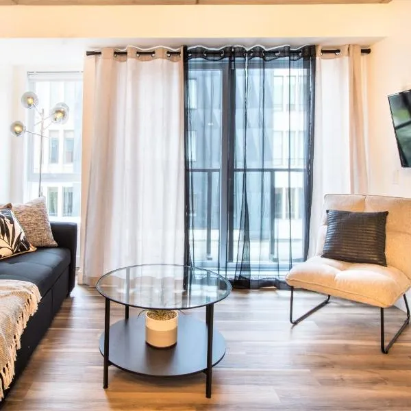 Condo moderne, centre-ville piscine, terrasse, gym，位于魁北克市的酒店