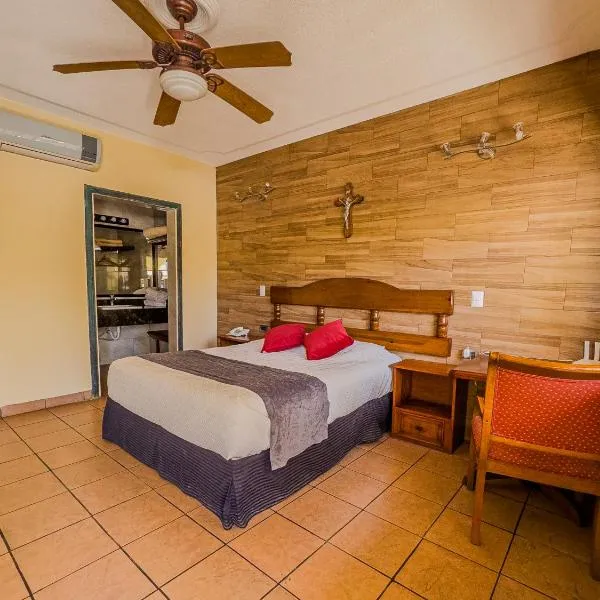 Hotel Posada Santa Fe Sabinas，位于Sabinas的酒店