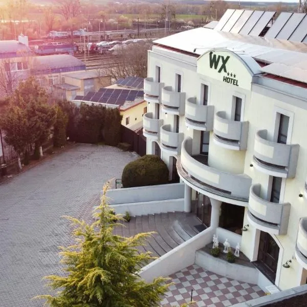 WX Hotel，位于Marianka的酒店