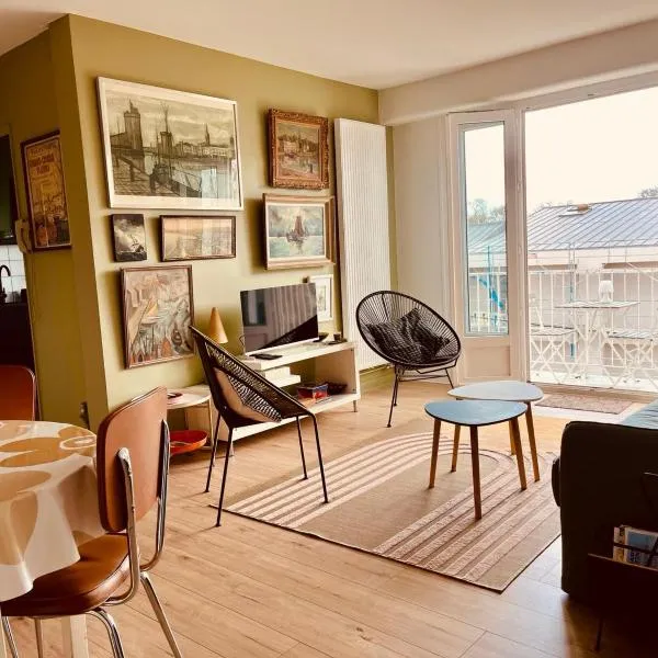 Champs de mars Appartement 1 chambre proche centre ville, balcon et parking，位于拉罗谢尔的酒店