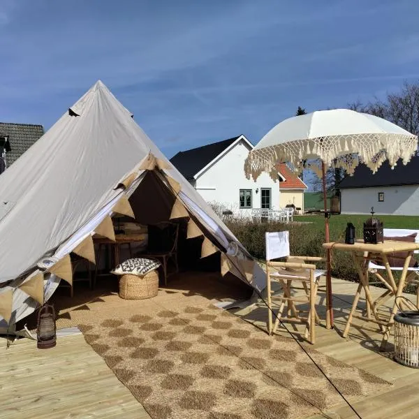 Luxury Tent with Restroom and shower, close to the Beach，位于斯塔德的酒店