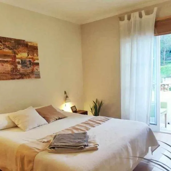 Lovely Bedroom in Aljezur，位于阿尔热祖尔的酒店