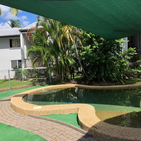 Coral Reef Apartments，位于凯恩斯的酒店