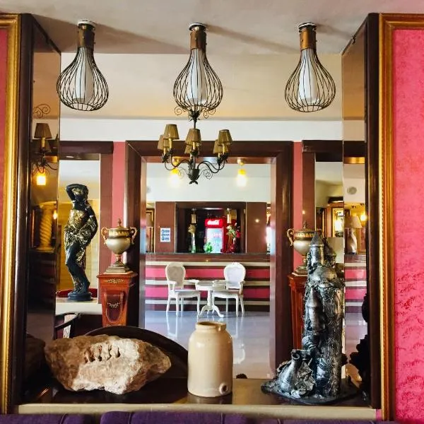 Hotel Les Ambassadeurs，位于Les Andalouses的酒店