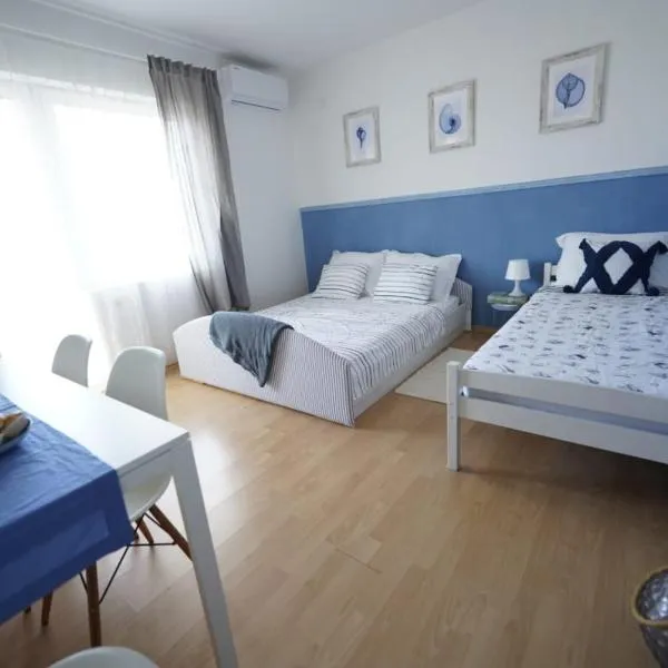 L'infini Sea Shell apartment Zubovići，位于祖波维奇的酒店