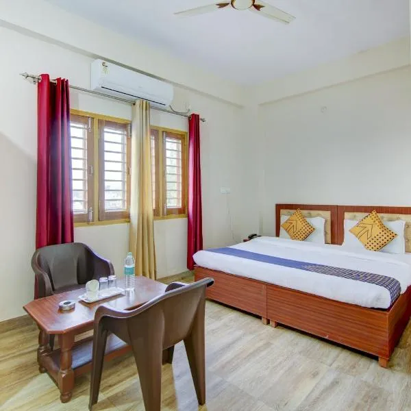 SPOT ON Chandra's Residence，位于Kandogal的酒店