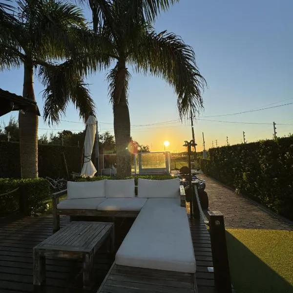 RJ Residencial Beira Mar Deliciosa Casa Frente Mar na Pinheira com piscina，位于皮涅拉的酒店