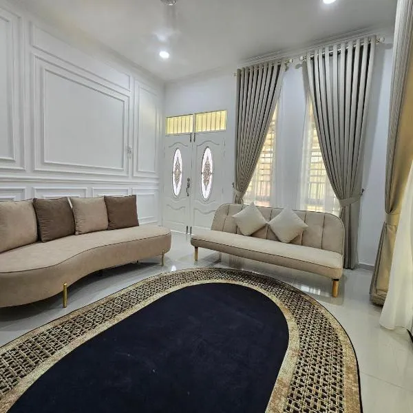 Near Me Homestay，位于Kampung Raja的酒店