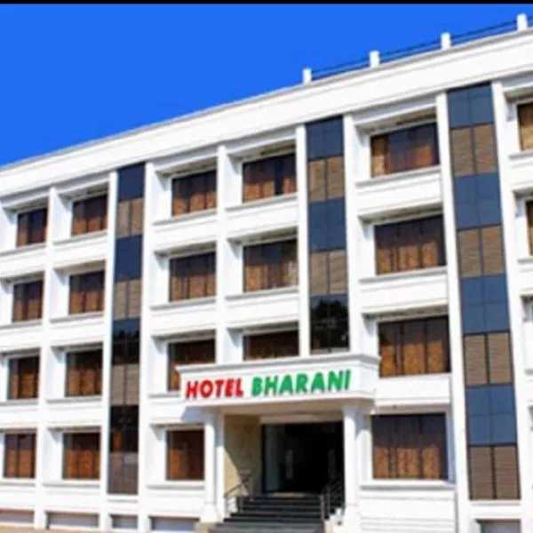 HOTEL BHARANI，位于Karungulam的酒店