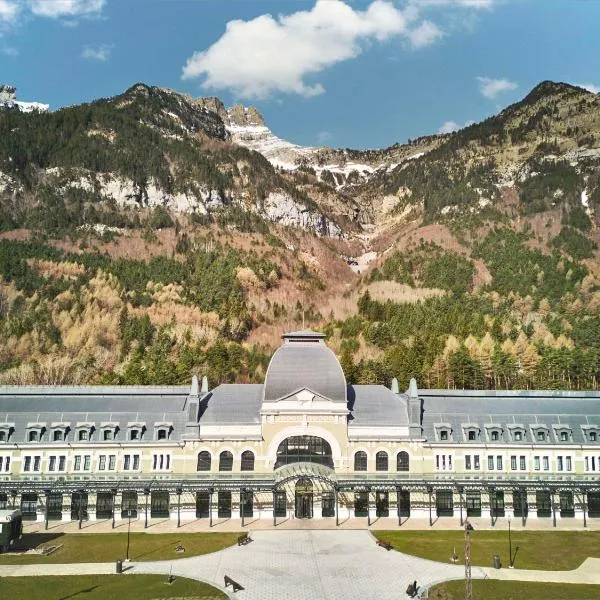 Canfranc Estación, a Royal Hideaway Hotel - Gran Lujo，位于坎弗兰克埃斯塔西翁的酒店