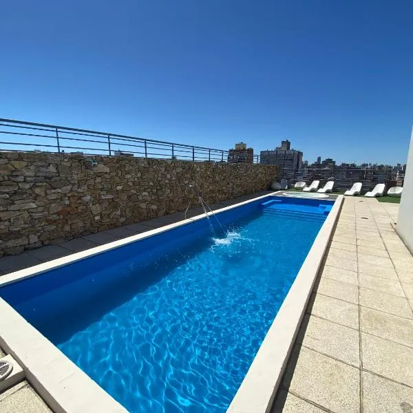 豪生罗萨里奥霍华德约翰逊酒店，位于罗萨里奥的酒店