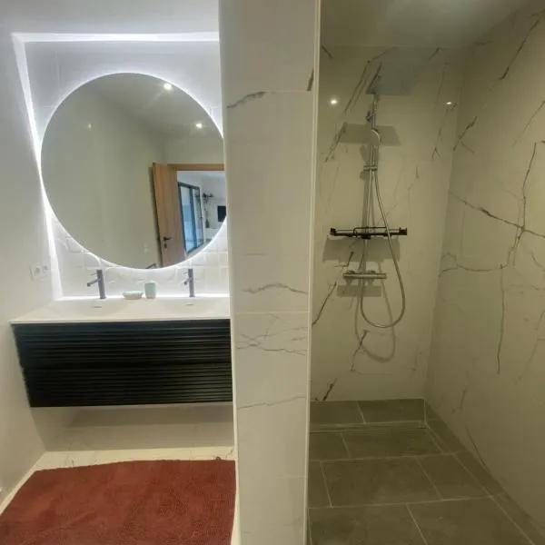 Magnifique appartement vue mer 3STRAT51，位于旺德尔港的酒店
