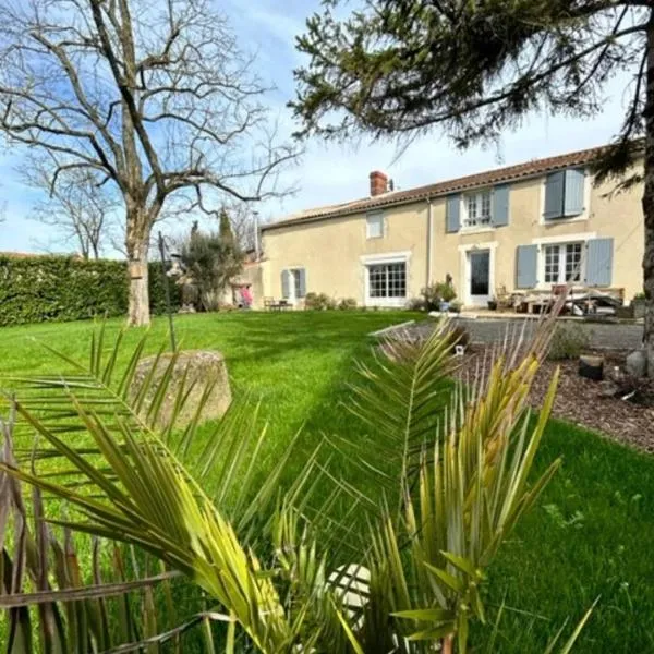 The blue lotus gite and spa，位于Le Langon的酒店