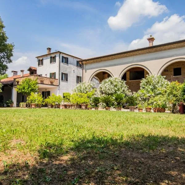 B&B La Villa del Vecchio Platano，位于Vigonovo的酒店