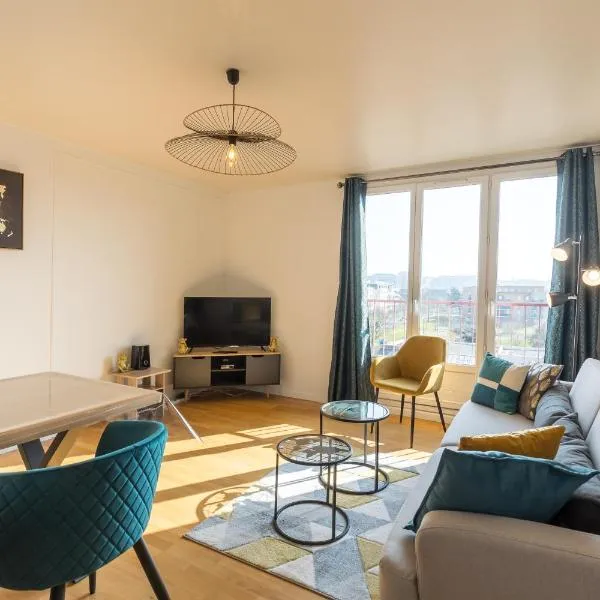 Jolie T5 familial 10p，位于Coulaines的酒店