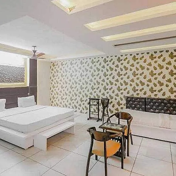Super OYO Hotel Vivaan Residency，位于Bainsi的酒店