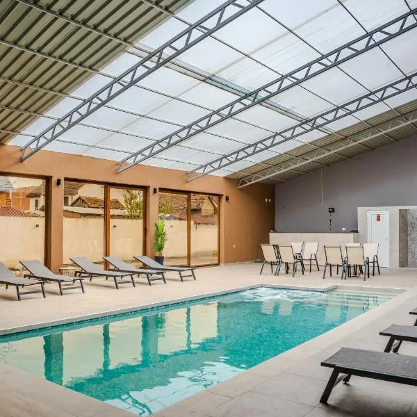 Plaza La - Night and Spa，位于斯雷姆斯卡米特罗维察的酒店
