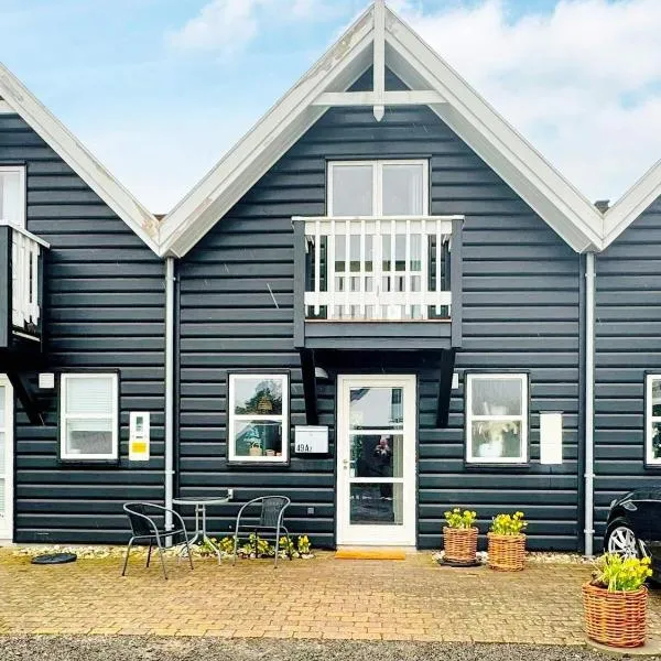 Two-Bedroom Holiday home in Blåvand 6，位于布拉万德的酒店