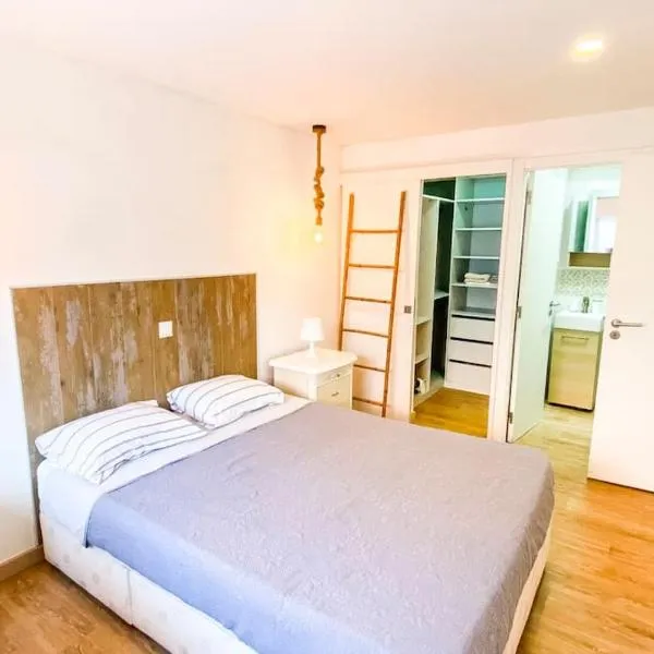 HU2i - In&Out Carcavelos，位于卡尔卡维洛斯的酒店