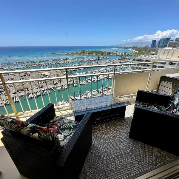 Serenity Waikiki ! Luxury Ocean Suite !，位于檀香山的酒店