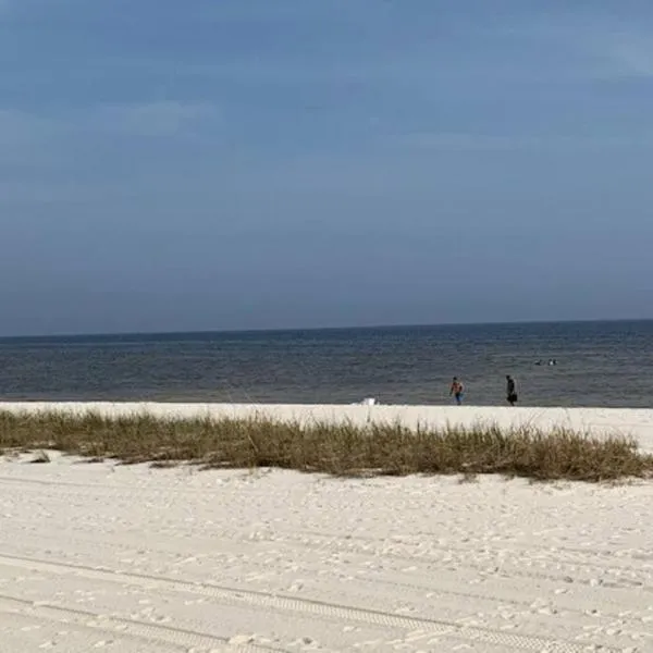 Happy Beach House in Biloxi，位于格尔夫波特的酒店