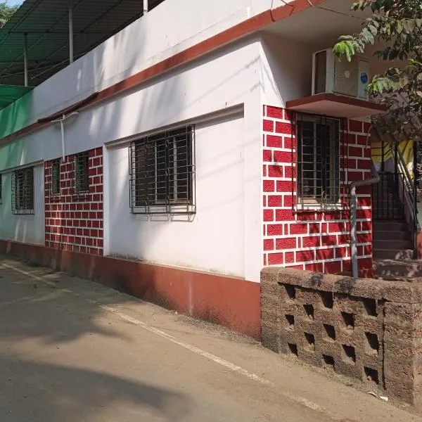 Anand Nivas Homestay，位于马尔万的酒店