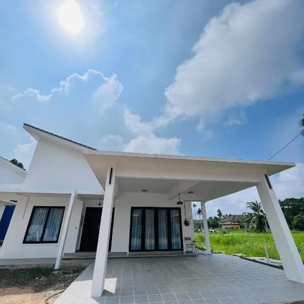 RoomAH Sura Jetty，位于Kampong Pak Sabah的酒店