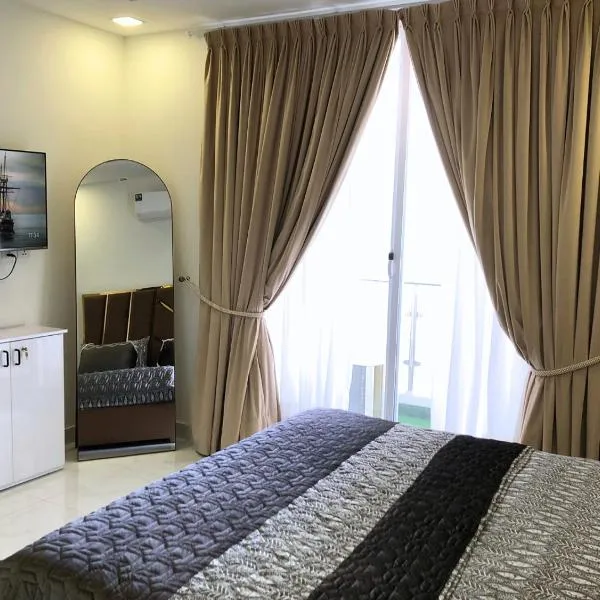 1,2 & 3 BHK Luxury Apartments at Zameen Opal，位于Rāmkot的酒店