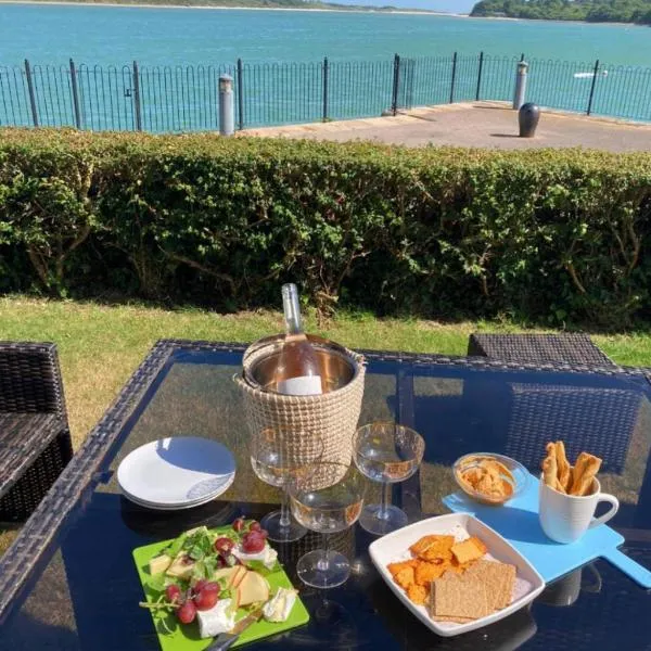 Oyster Bay Holiday Apartment Dundrum，位于Dundrum的酒店