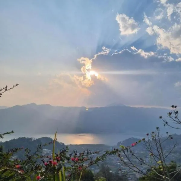 Into The Wild Pokhara，位于Kāskī的酒店