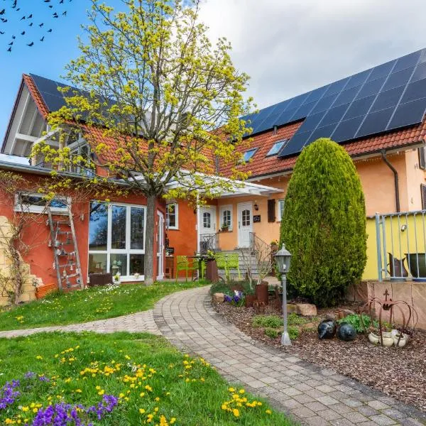 Hotel & Gästehaus Im Ziegelweg KLIMATISIERT Eintrittskarten für den Europa-Park erhalten Sie garantiert über uns，位于鲁斯特的酒店
